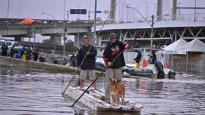 Más de 80.000 personas rescatadas de sus casas tras las inundaciones en el sur de Brasil