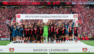 Versus / Bayer Leverkusen se convierte en el primer equipo en terminar invicto una Bundesliga
