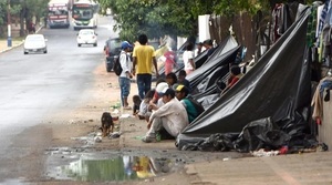 Indígenas en situación de calle en Asunción denuncian falta de albergue en días de frío