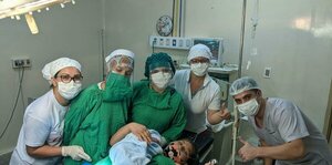 Médica concepcionera protagoniza cesárea de primer nacimiento del año