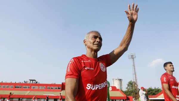 Debut frustrado de Romário en el América