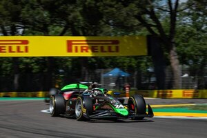 Versus / Duerksen desata la locura en el box tras su fenomenal podio en Imola