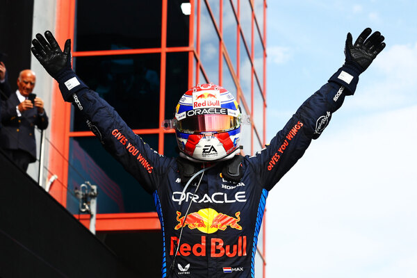 Versus / Max Verstappen aguanta en el final y se lleva el GP de Emilia-Romaña