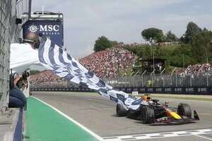 Verstappen resiste a Norris y gana en Imola - Automovilismo - ABC Color