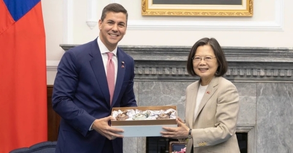 Presidente Peña reafirma apoyo a Taiwán en encuentro con mandataria saliente