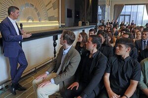 Santiago Peña se reunió con estudiantes paraguayos en Taiwán - La Tribuna