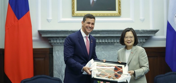 Paraguay quiere seguir el modelo taiwanés en educación, dice Santiago Peña - ADN Digital