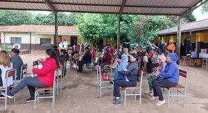 Estudiantes y docentes de medicina atendieron a 151 pacientes en jornada de atención médica multidisciplinaria en la Compañía Arrúa-i de Itá - .::Agencia IP::.