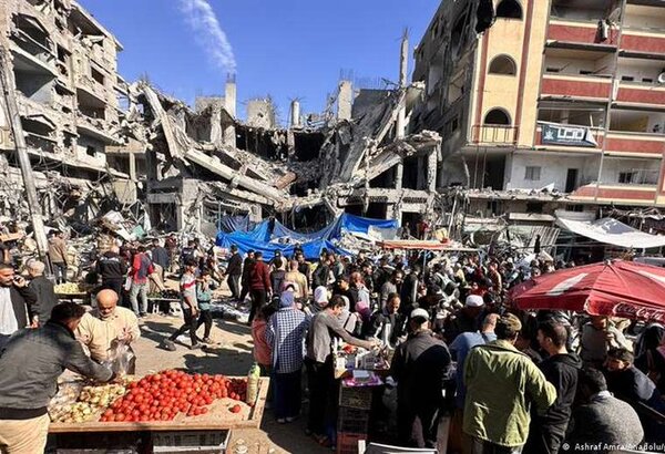 Al menos 20 personas mueren en ataque israelí en el centro de Gaza