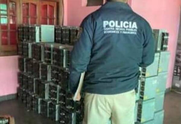 “Chupaban” como locas y por eso las metieron “presas”: jeyma cae cargamento de “cripto-máquinas”