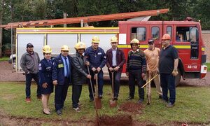 Realizan palada inicial para construcción de tinglado para bomberos en Franco