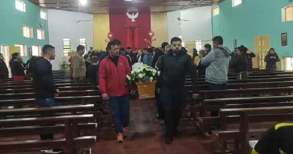 Diario HOY | Dan el último adiós a la escribana y su hijo, mientras sigue búsqueda de la pequeña Isabela