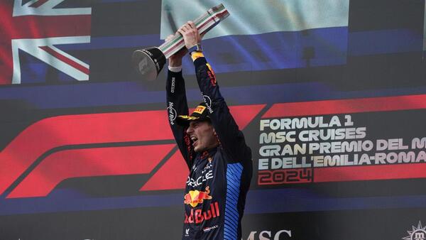 Verstappen refuerza su liderato en Imola