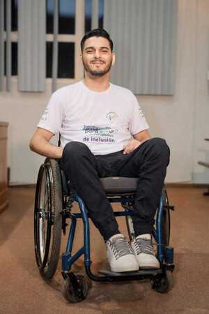 Joven con discapacidad del interior del país consigue empleo y un futuro gracias a la tecnología