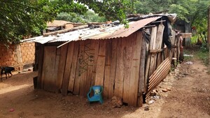 Extrema pobreza: Familia sobrevive con ayuda solidaria de los vecinos en Concepción