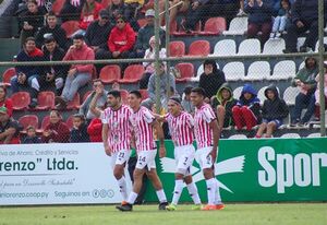 Sabor agridulce para el Rayadito: triunfo ante Carapeguá y grave lesión del golero Rhuan - La Tribuna