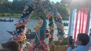 Con procesión náutica anteceden festejo de María Auxiliadora, la patrona del Chaco en Fuerte Olimpo