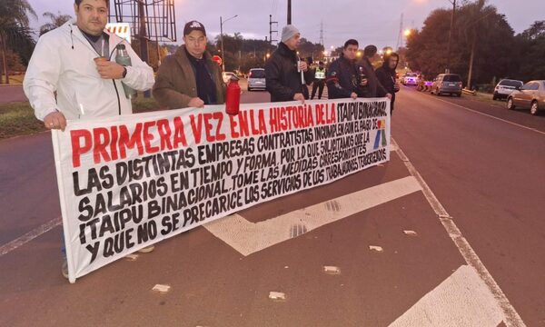 Funcionarios tercerizados se movilizan frente a Itaipu