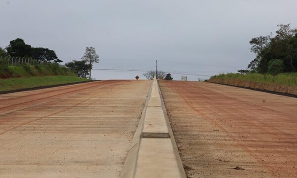 Acceso a terminal de cargas de la ANNP se construye con pavimento rígido en Franco