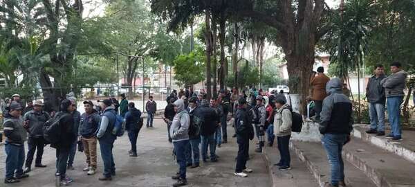 Exsoldados del ‘89 vuelven a marchar para exigir reglamentación de ley - Nacionales - ABC Color