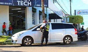Desde este lunes inicia uso de grúa para retirar vehículos mal estacionados en Coronel Oviedo – Prensa 5