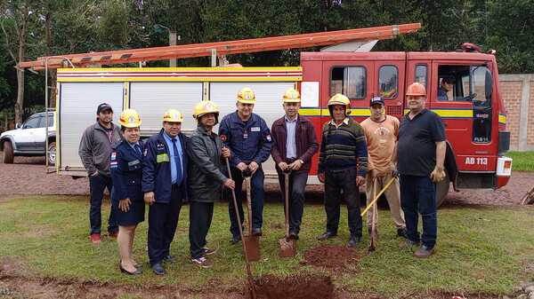 Bomberos inician construcción de un tinglado y requieren de apoyo en Franco - La Clave