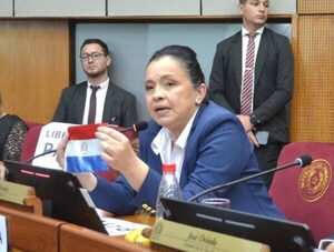 Hay méritos para impulsar juicio político contra fiscal general, dice Yolanda Paredes · Radio Monumental 1080 AM