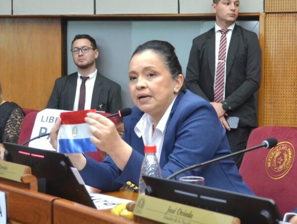 Hay méritos para impulsar juicio político contra fiscal general, dice Yolanda Paredes · Radio Monumental 1080 AM