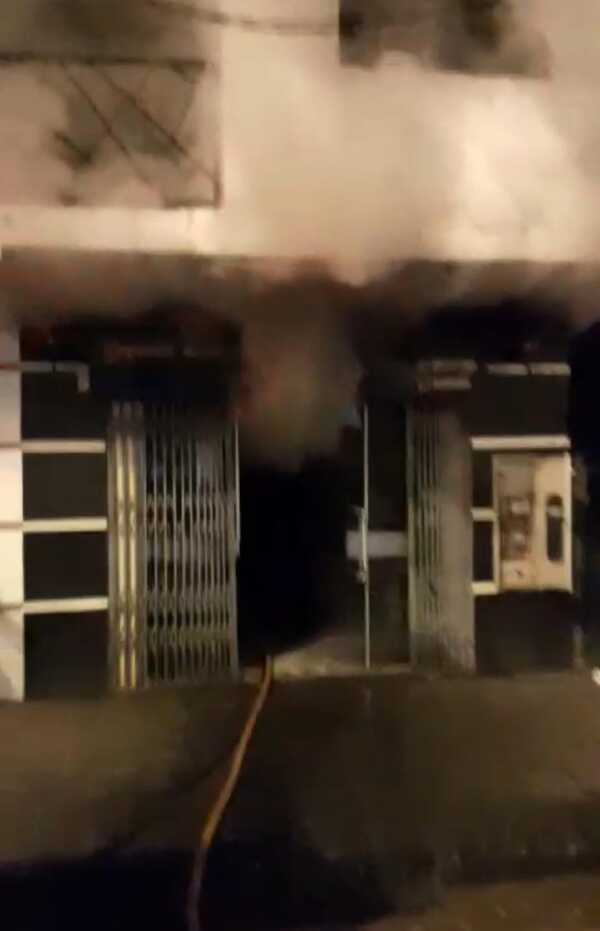 Incendio consume local gastronómico en Encarnación
