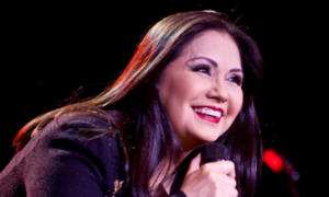 Ana Gabriel anuncia que posterga su concierto en Paraguay