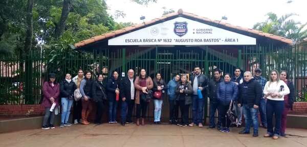 Padres reclaman rubros docentes para escuela del Área 1 de Ciudad del Este - ABC en el Este - ABC Color