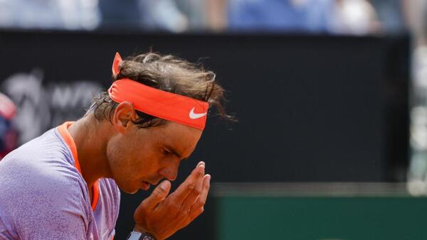 Nadal llega a París para comenzar los entrenamientos para Roland Garros