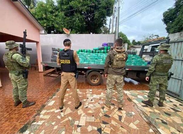 Millonaria pérdida para el narcotráfico con incautación de casi 2.000 kilos de marihuana en Guaíra | DIARIO PRIMERA PLANA