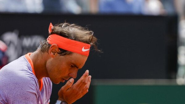 Nadal llega a París para comenzar los entrenamientos para Roland Garros