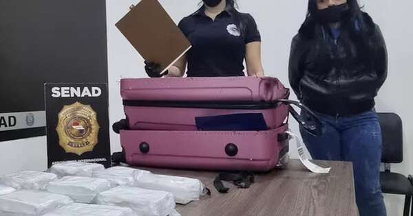 La Nación / Detienen a “mula” con droga en el aeropuerto