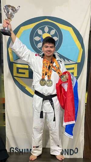 Taekwondo: Pablo Ruiz, en la cima del orbe - Polideportivo - ABC Color