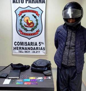 Demoran a sujeto con varias tarjetas de débito y crédito que serían robadas - La Clave