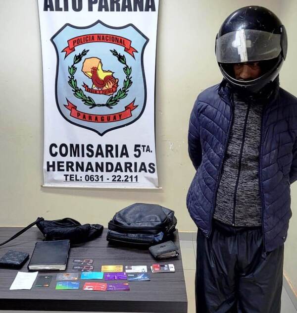 Demoran a sujeto con varias tarjetas de débito y crédito que serían robadas - La Clave