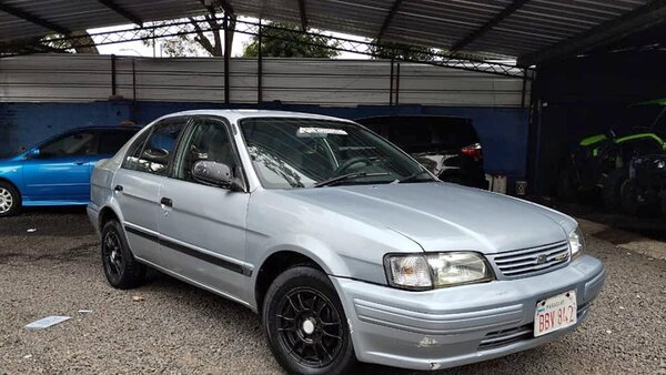 Encontró su auto robado en venta, arrancó y huyó hasta una comisaría en Asunción