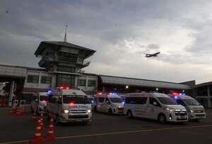 Turbulencias sacuden avión de Singapur Airlines: un muerto y varios heridos - Mundo - ABC Color