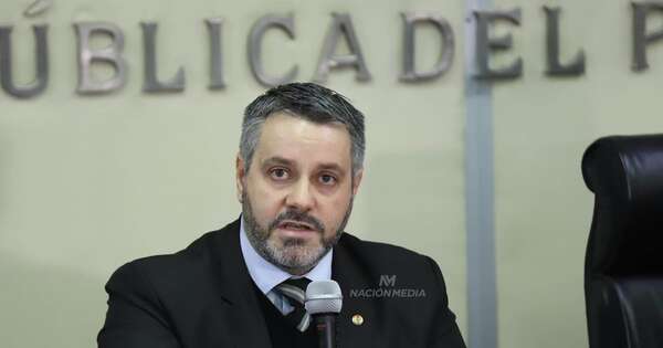 La Nación / Colombia no tiene porque cumplir exclusividad de peritaje al teléfono de Marcelo Pecci, afirman