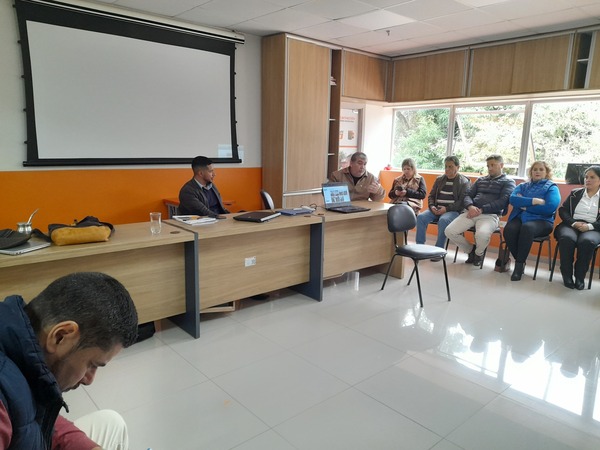 La Fundación Reacción Paraguay se reúne con el Concejo Municipal de Educación de Encarnación