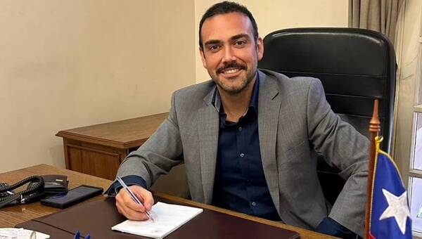 ¡Novaseo! Un senador le bajó que una “luz muy grande” en el cielo lo hizo viajar 200 kilómetros en un syky