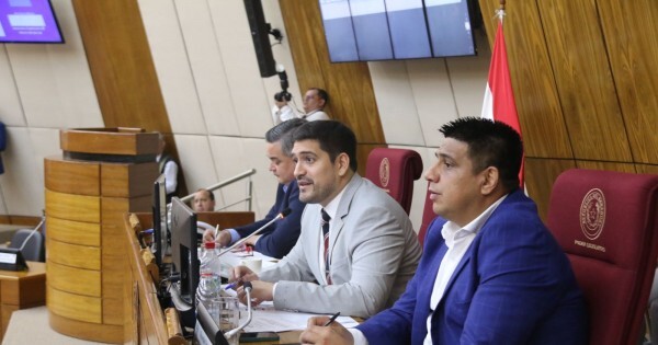 Meza articula las fugas del abdismo en Diputados, mientras Soto empuja a Varela y Olmedo hacia el peñismo