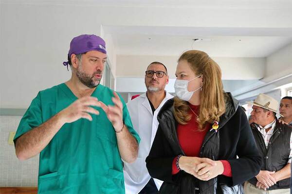 Ministra visita hospital de Ayolas donde realizan cirugías reconstructivas gratuitas - .::Agencia IP::.
