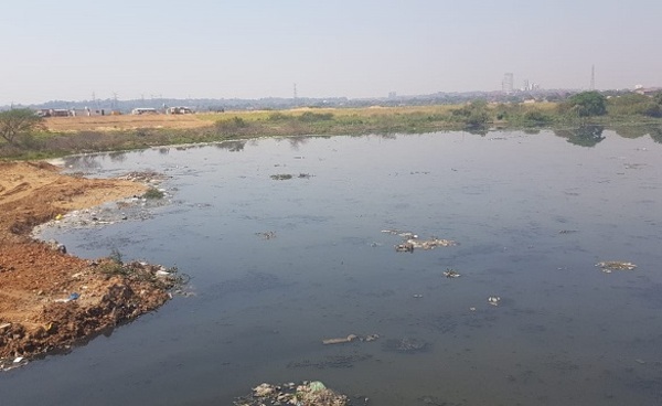 Vecinos exigen acciones contra contaminación a causas de frigoríficos