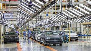 Volkswagen paraliza tres plantas m谩s en Brasil por el impacto de las inundaciones - Revista PLUS