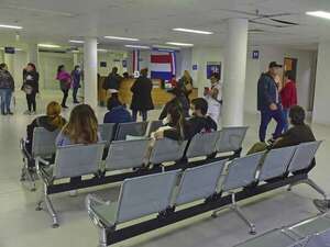 IPS: asegurados rechazan cambios en admisión y piden bajar salario de consejeros - Nacionales - ABC Color