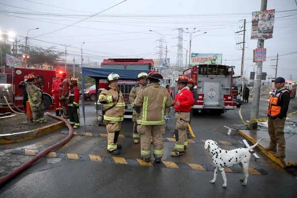 Los afectados por explosión de gasolinera en Lima denuncian que habían alertado del riesgo - Mundo - ABC Color
