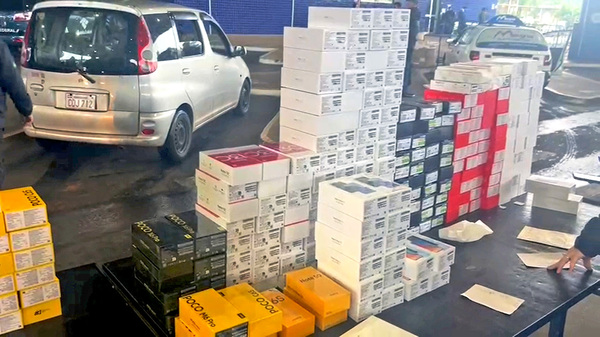 Incautan 450 celulares en el Puente de la Amistad - La Clave